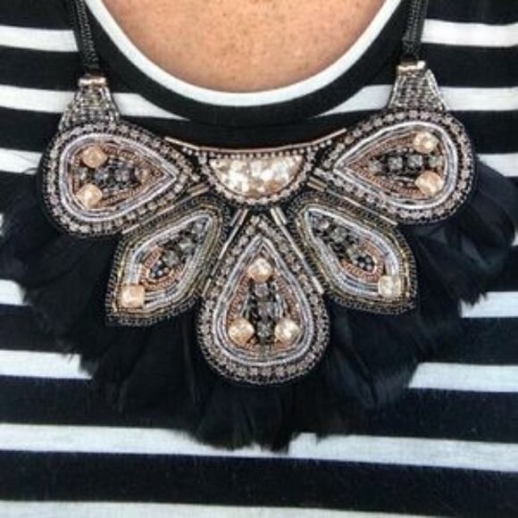 Stella & Dot Constantine Feather Necklace Black - Picture 4 of 12